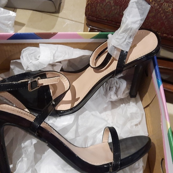 Shoe Republic LA Shoes - NIB SEXY BLACK PATENT STILETTOS ANKLE STRAP SANDALS 6 💝 🎁